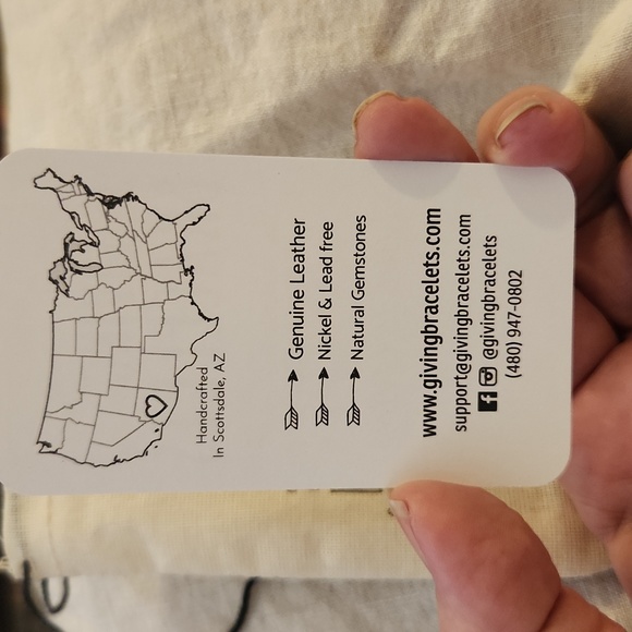 Giving Bracelet Leather buckle bracelet - Picture 6 of 6